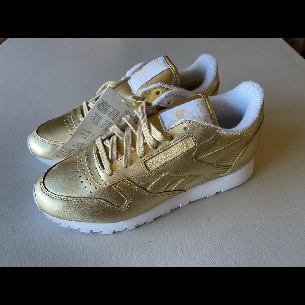 Reebok Classic Gold Women’s sz. 6.5